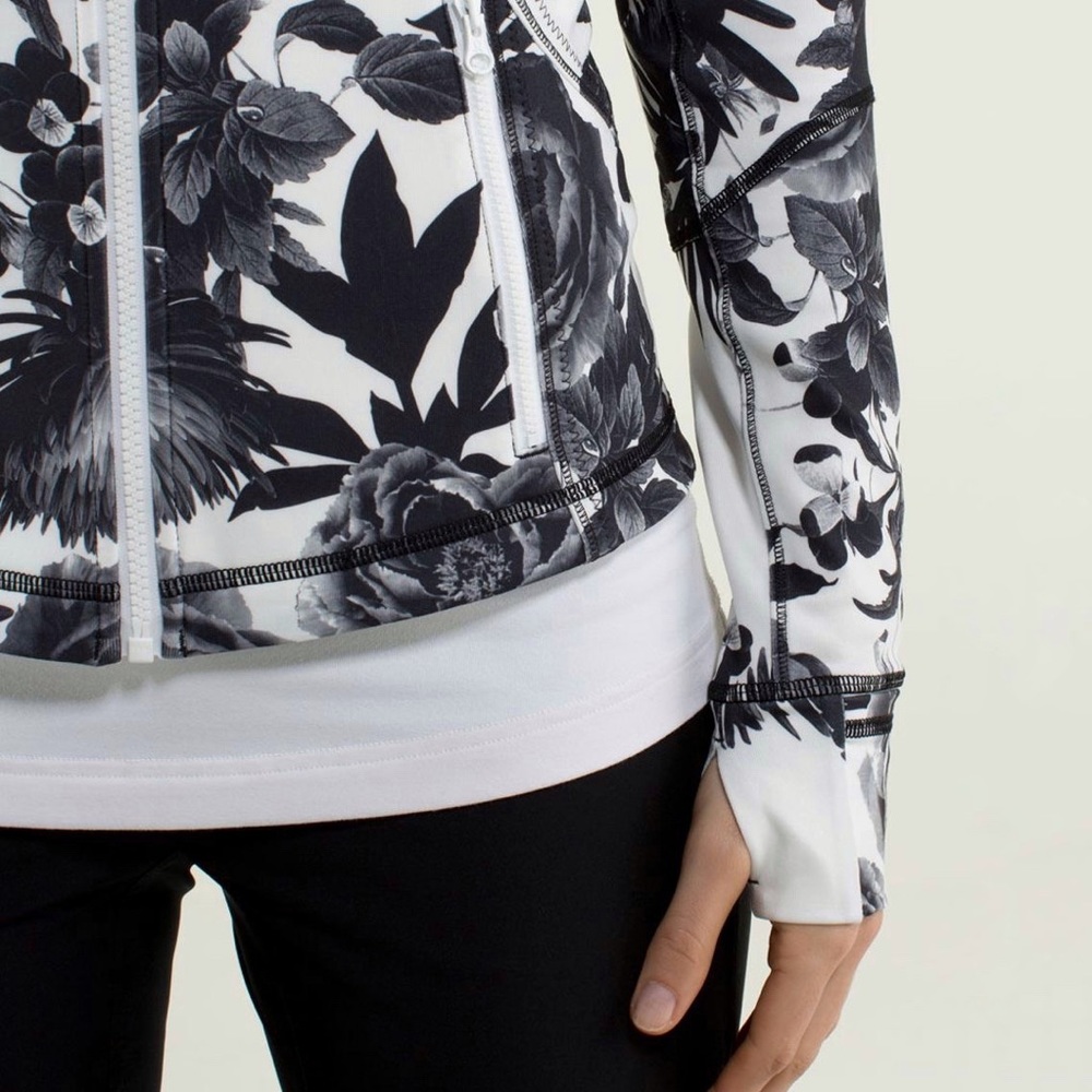 LULULEMON | Forme II Brisk Bloom | Sz 8 - Picture 5 of 11